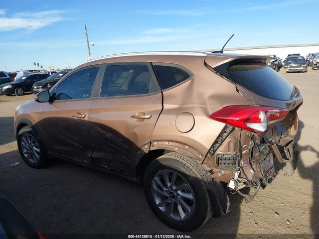 KM8J33A45HU395730 Hyundai TUCSON SE
