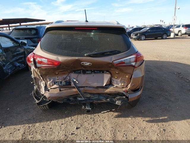 KM8J33A45HU395730 Hyundai TUCSON SE