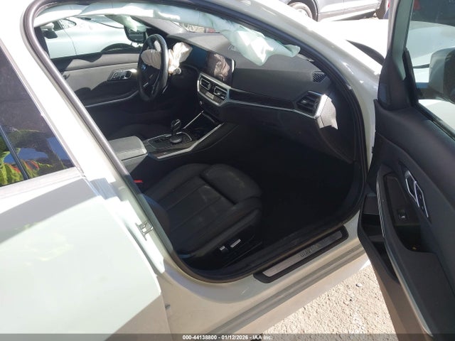 44138800 :رقم المزاد ، 3MW5R1J09M8C15529 vin ، 2021 Bmw 330i مزاد بيع