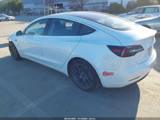 2018 TESLA MODEL 3 5YJ3E1EA3JF045488 Photo 2