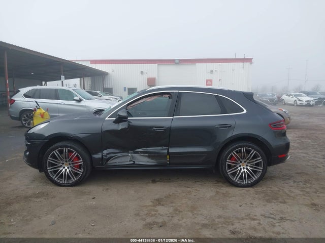 Porsche Macan Turbo 2017 WP1AF2A50HLB61921 Image 14