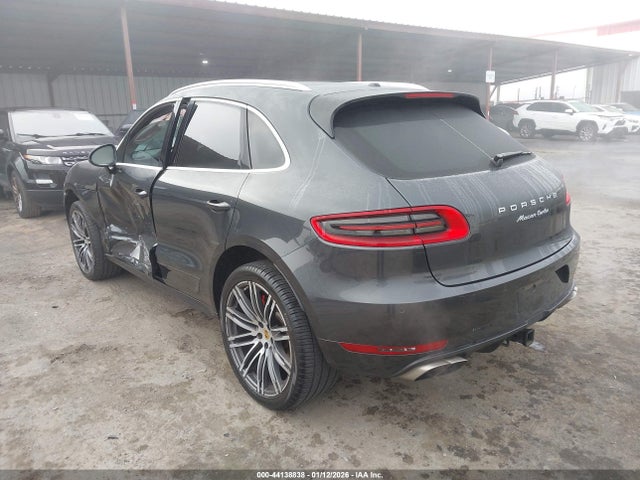 2017 PORSCHE MACAN WP1AF2A50HLB61921 Photo 2