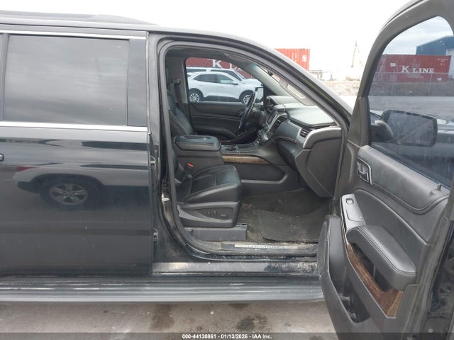 1GNSKJKC9FR669864 Chevrolet Suburban 1500 Lt