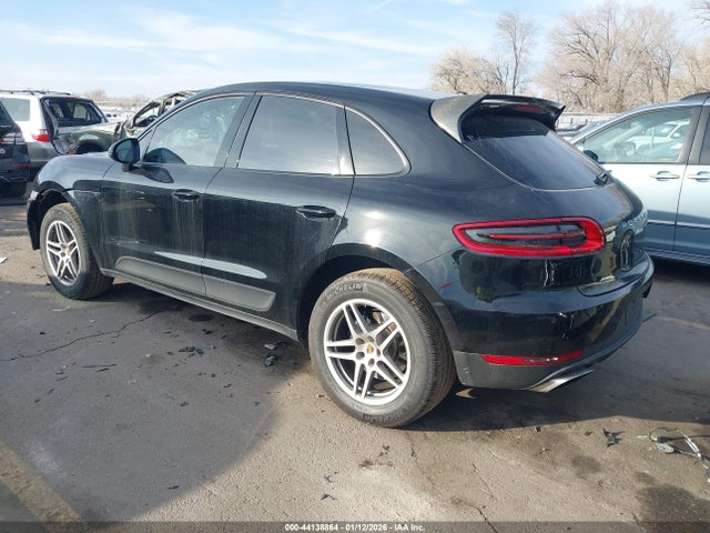 2018 PORSCHE MACAN WP1AA2A52JLB24650 Photo 2