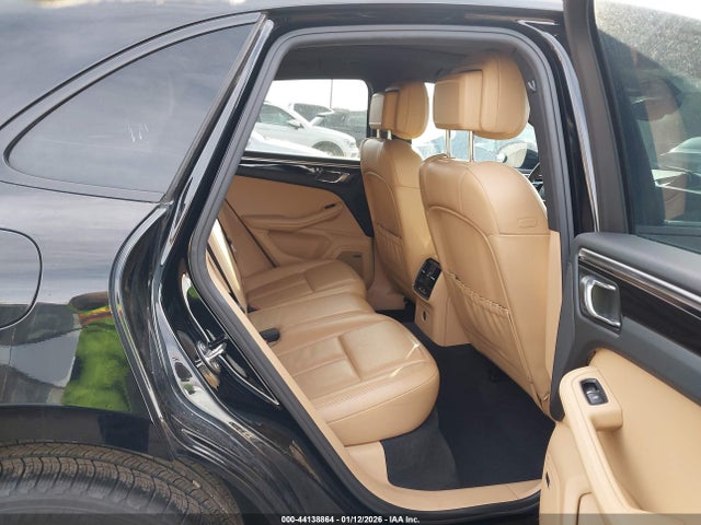 2018 PORSCHE MACAN WP1AA2A52JLB24650 Photo 7