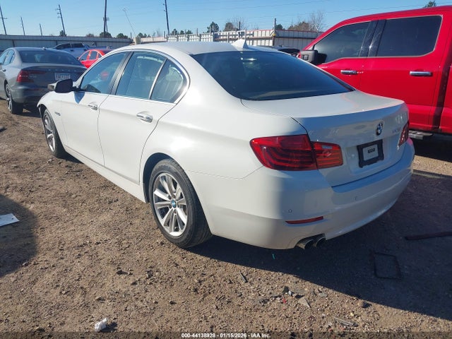 2016 BMW 528I WBA5A5C59GG349695 Photo 2