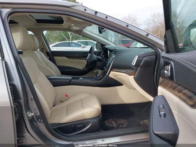 1N4AA6AP4GC402442 Nissan Maxima 3.5 Platinum