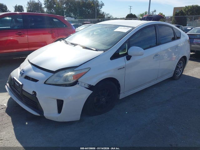 Toyota Prius Four 2014 JTDKN3DU9E1745453 Image 2