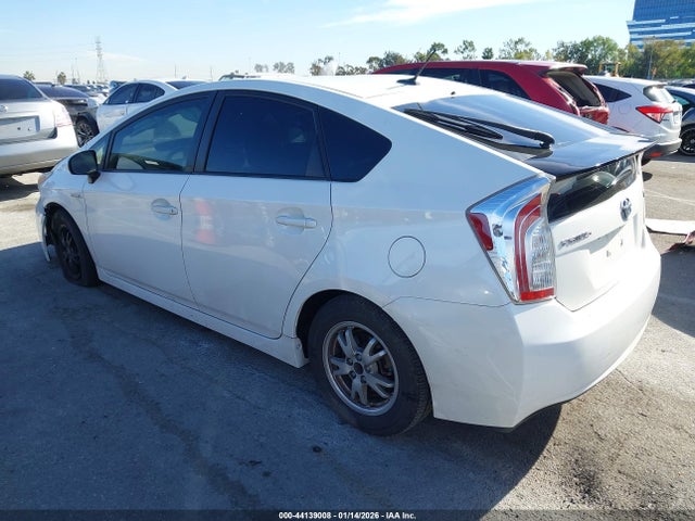 Toyota Prius Four 2014 JTDKN3DU9E1745453 Image 3