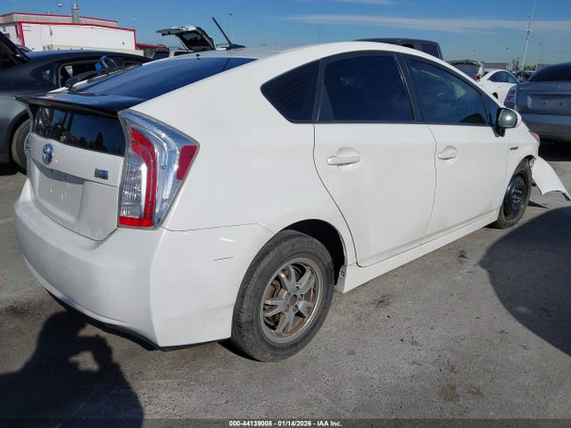 Toyota Prius Four 2014 JTDKN3DU9E1745453 Image 4