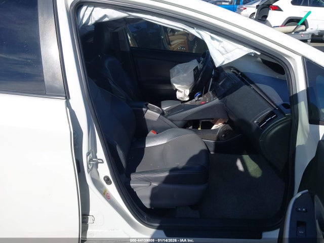 Toyota Prius Four 2014 JTDKN3DU9E1745453 Image 5
