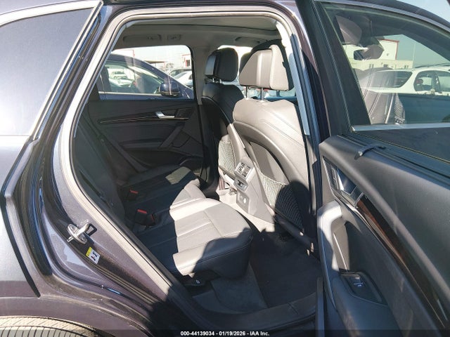 WA1BNAFYXK2076968 Audi Q5 45 Premium