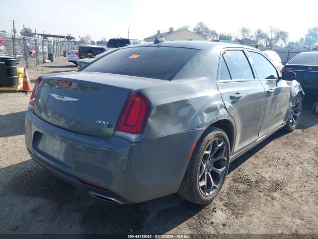 Chrysler 300 300s 2018 2C3CCABG2JH223016 Image 4