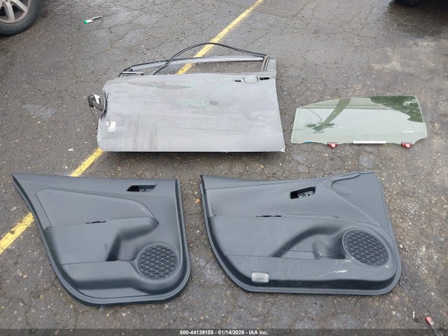 JTDKBRFU3H3566732 Toyota Prius Two