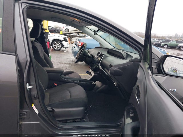 JTDKBRFU3H3566732 Toyota Prius Two