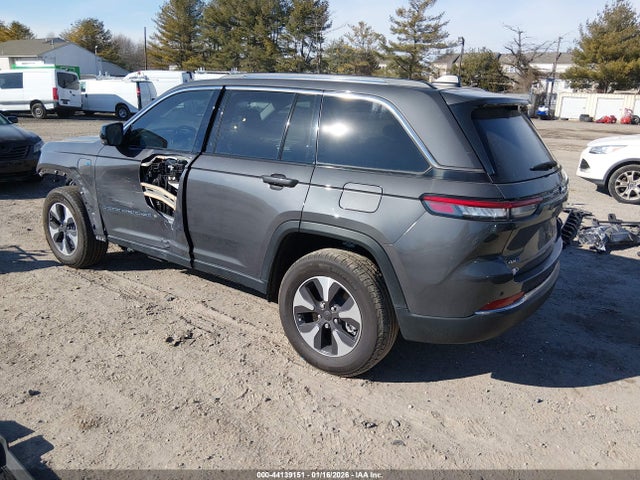 2023 JEEP GRAND CHEROKEE 4XE 1C4RJYB61PC610437 Photo 2