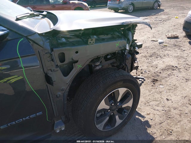 2023 JEEP GRAND CHEROKEE 4XE 1C4RJYB61PC610437 Photo 5