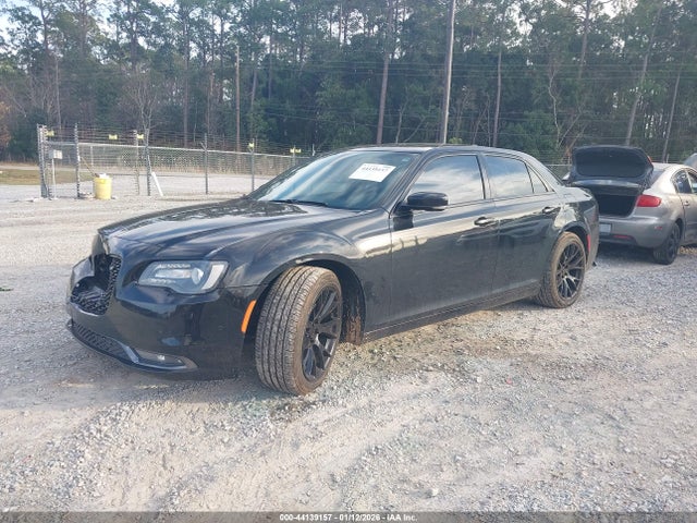 Chrysler 300 S 2016 2C3CCABG1GH207804 Image 2