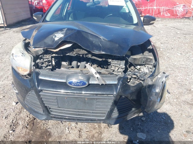 1FADP3F21EL419137 Ford FOCUS SE