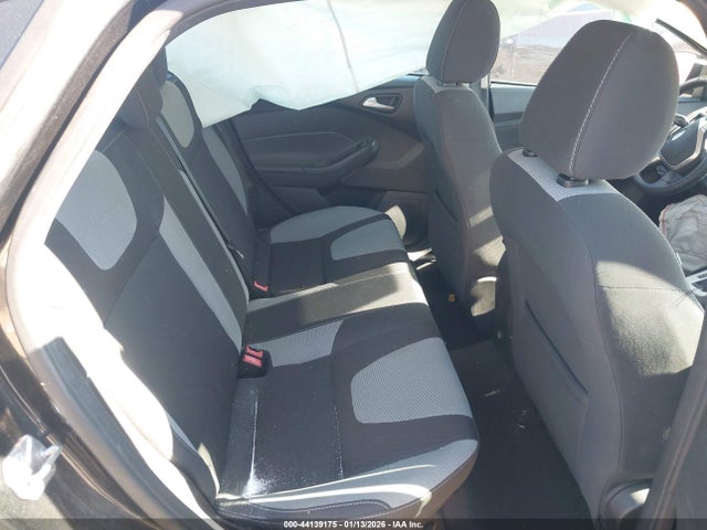 1FADP3F21EL419137 Ford FOCUS SE