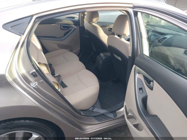 5NPDH4AE4GH704596 Hyundai ELANTRA SE