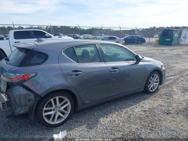 Lexus CT 200H 2014 JTHKD5BHXE2185083 Image 13