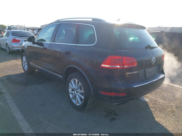 2014 VOLKSWAGEN TOUAREG WVGEF9BP6ED005878 Photo 2