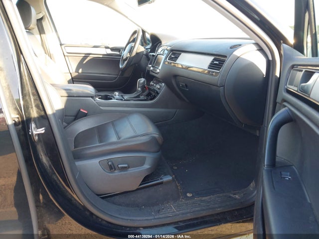 2014 VOLKSWAGEN TOUAREG WVGEF9BP6ED005878 Photo 4