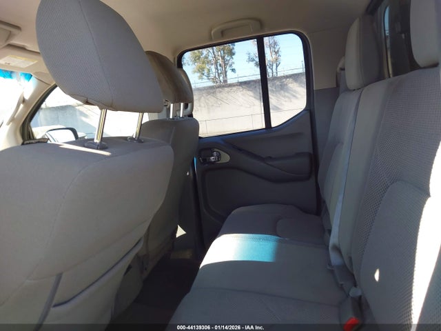 1N6AD0EV5JN715886 Nissan Frontier Sv