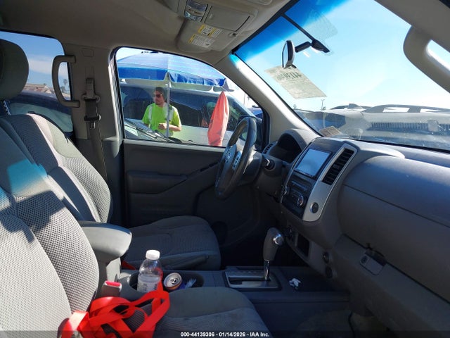 1N6AD0EV5JN715886 Nissan Frontier Sv