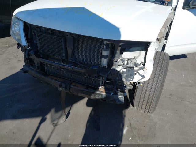 1N6AD0EV5JN715886 Nissan Frontier Sv