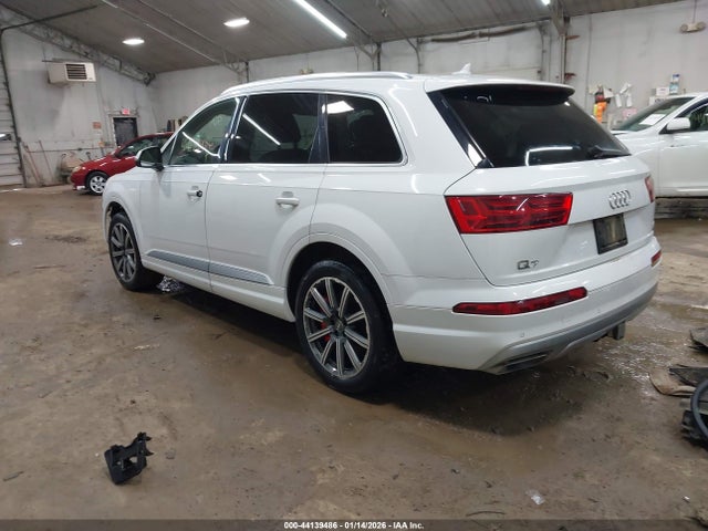 2017 AUDI Q7 WA1VAAF76HD059131 Photo 2