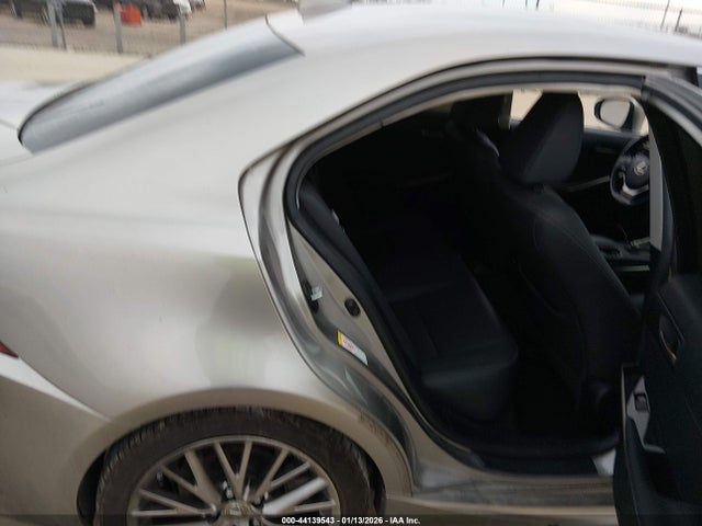 Lexus IS 200T 2017 JTHBA1D26H5044119 Image 8