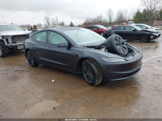 2024 TESLA MODEL 3 5YJ3E1EAXRF833048 Photo 0