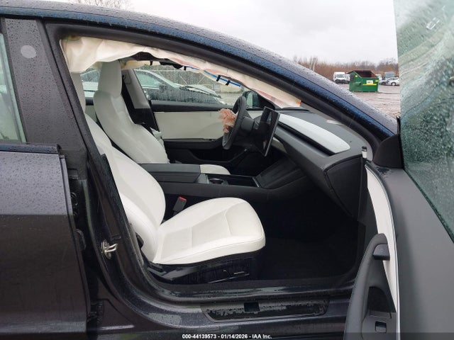 2024 TESLA MODEL 3 5YJ3E1EAXRF833048 Photo 4