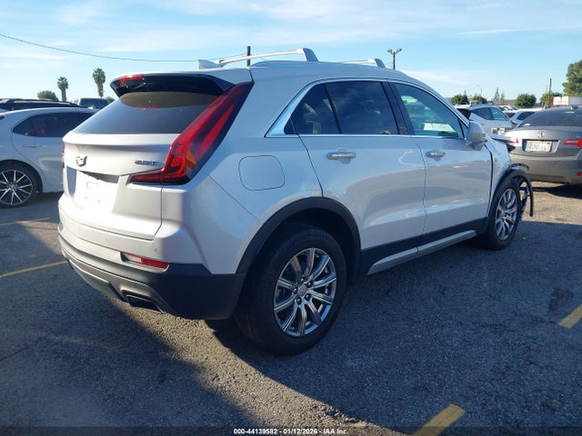 2019 CADILLAC XT4 1GYFZCR48KF196321 Photo 3
