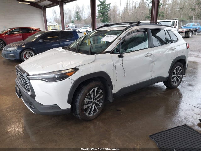 Toyota Corolla Cross Xle 2024 7MUDAABG2RV115083 Image 2