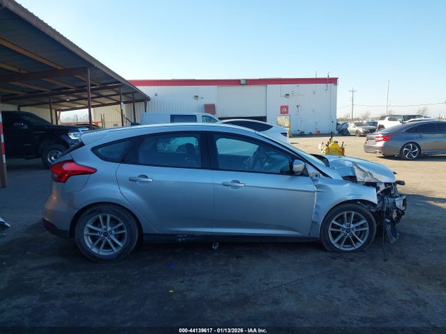 1FADP3K29JL250730 Ford FOCUS SE