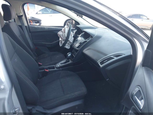1FADP3K29JL250730 Ford FOCUS SE