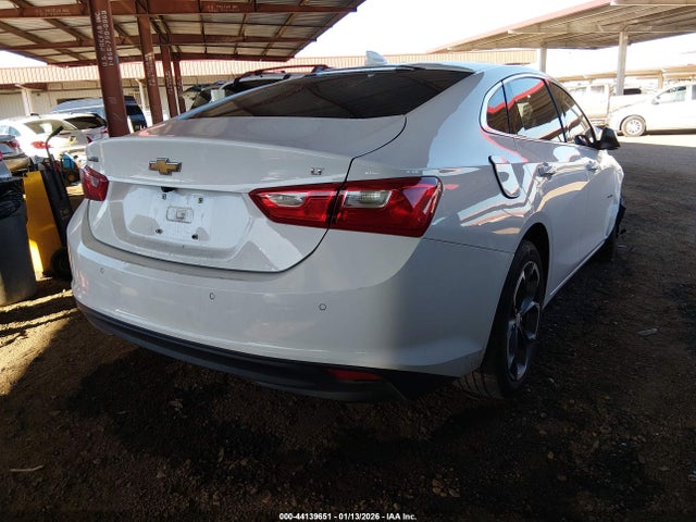 1G1ZD5ST3RF132687 Chevrolet Malibu Fwd 1lt