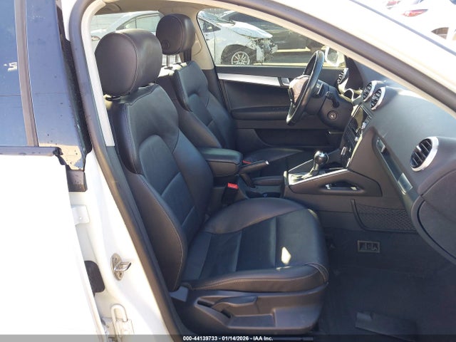 2013 AUDI A3 WAUKJAFM4DA021260 Photo 4