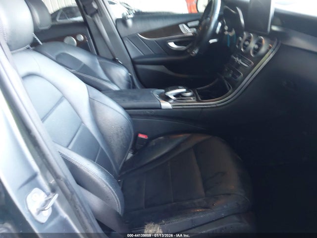 55SWF4JB9JU254808 Mercedes-Benz C 300
