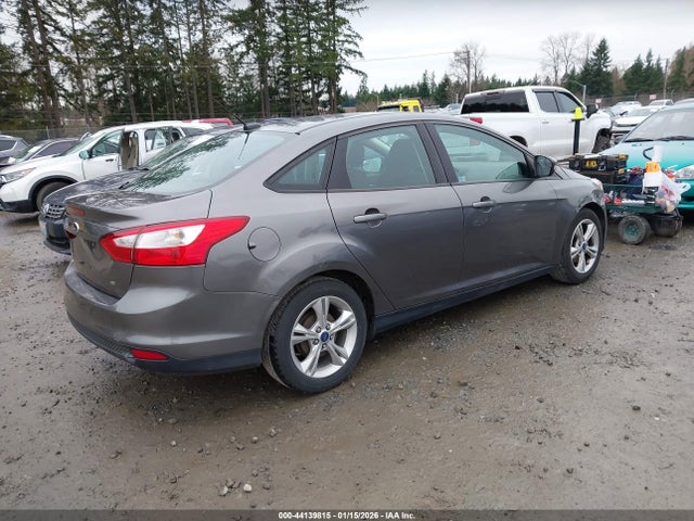 Ford FOCUS SE 2014 1FADP3F2XEL391872 Image 4