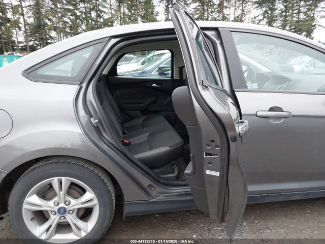 Ford FOCUS SE 2014 1FADP3F2XEL391872 Image 8