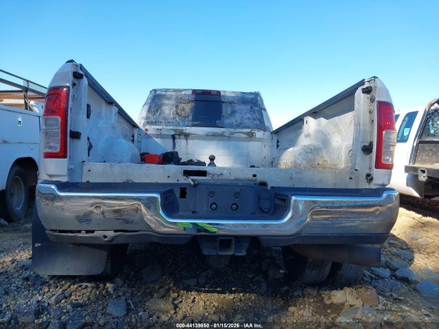 44139850 :رقم المزاد ، 3C63RRGL7MG687994 vin ، 2021 Ram 3500 Tradesman  4x4 8' Box مزاد بيع