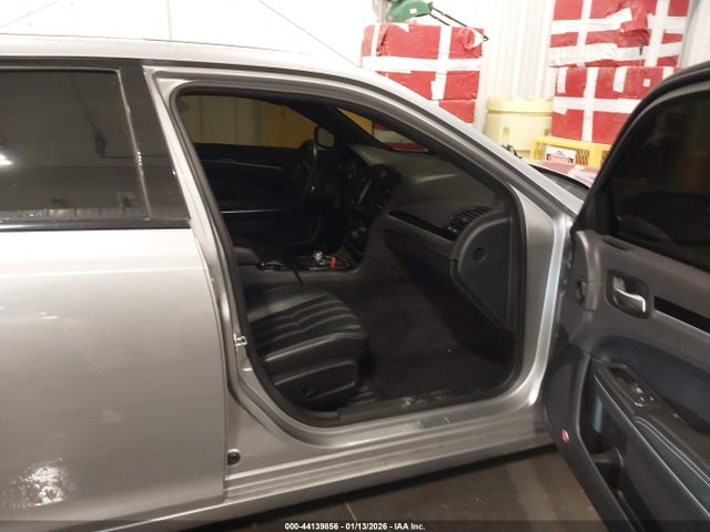 Продажа на аукционе авто 2017 Chrysler 300 300s Awd, vin: 2C3CCAGG9HH542545, номер лота: 44139856