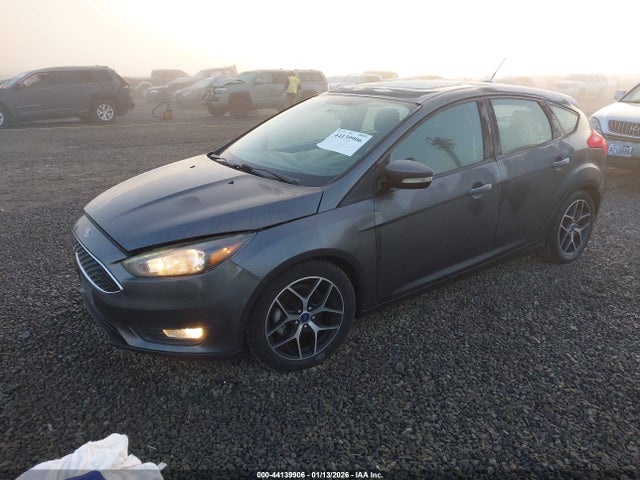 Ford FOCUS SEL 2017 1FADP3M28HL225065 Image 2