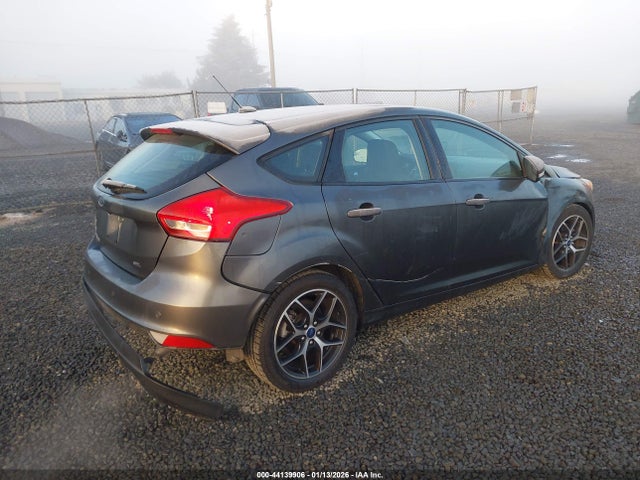 Ford FOCUS SEL 2017 1FADP3M28HL225065 Image 4