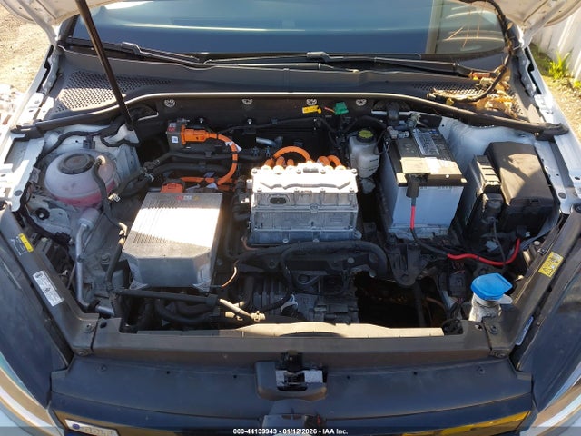 WVWKR7AU6KW911863 Volkswagen E-golf Se