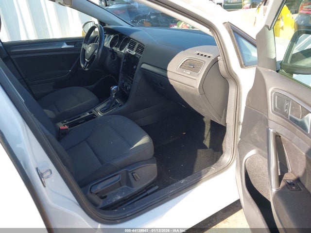WVWKR7AU6KW911863 Volkswagen E-golf Se